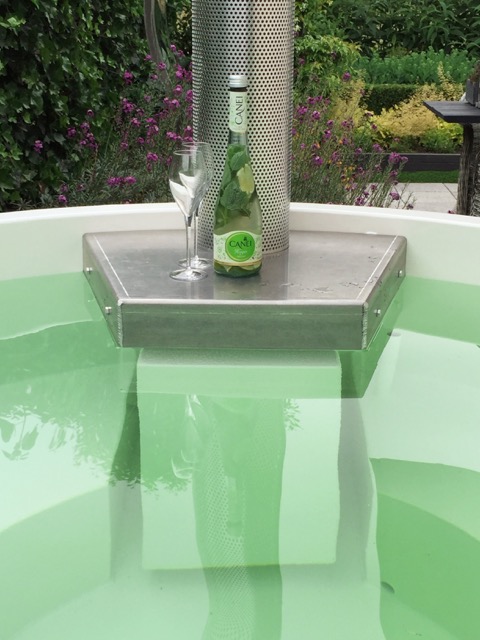 Hottub Lounge Bath - Afbeelding 3
