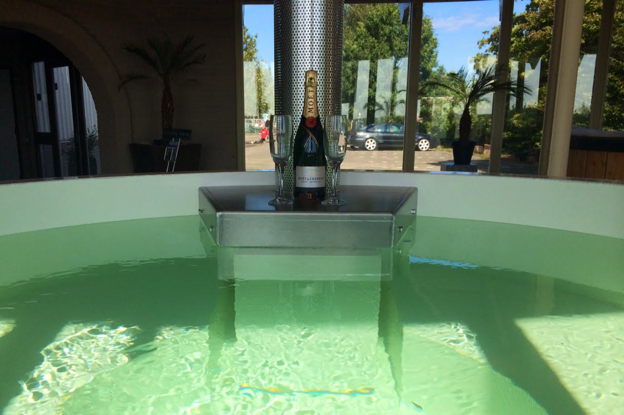 Hottub Lounge Bath - Afbeelding 4